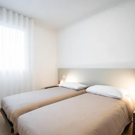 Lovelyhomes G24 Apartament *